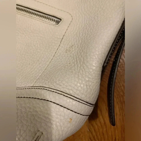 Coach Off White Pebbled Leather Shoulder Bag F10942 - Picture 9 of 15